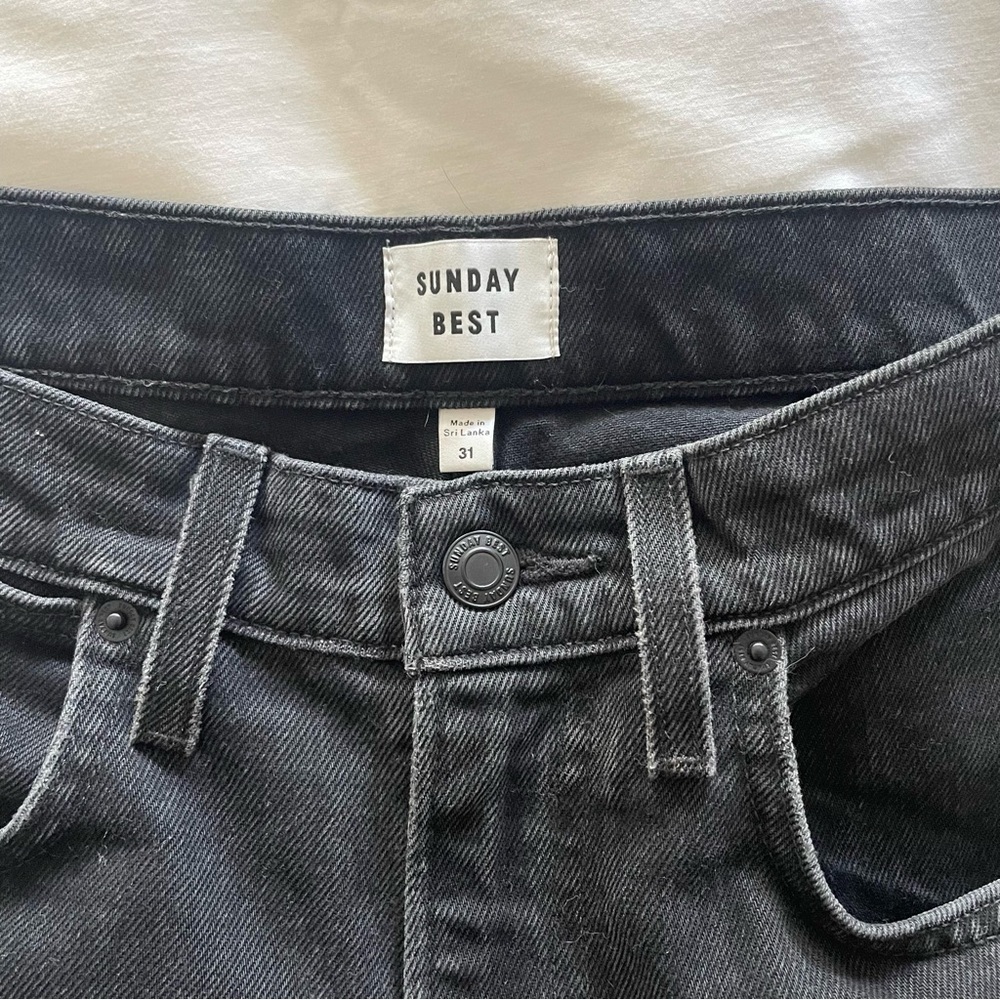 Sunday Best Low Key Mom Jeans in Washed Black. Size 31 - Picture 6 of 10